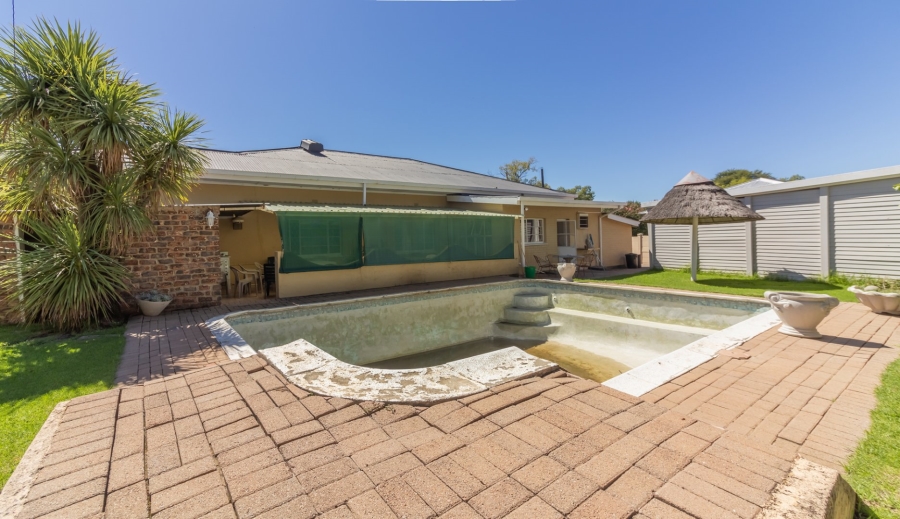 4 Bedroom Property for Sale in Kroonheuwel Free State